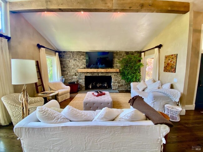 Photo - 3594 Silverado Trail N