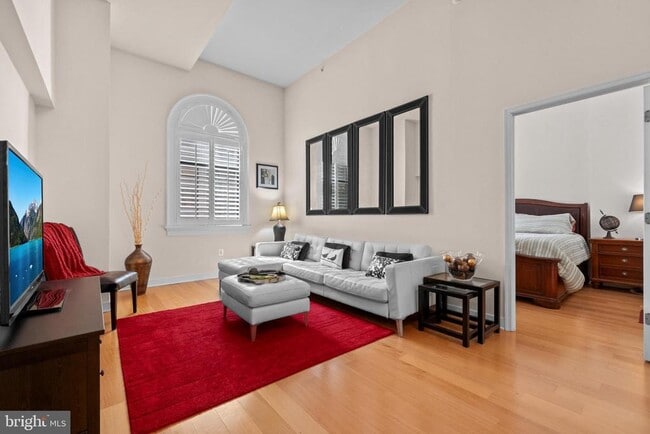 Building Photo - 631 D St NW Unit 128 Rental