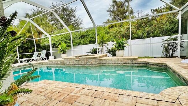 Building Photo - AVAILABLE 2025 3BR/2BT SF Pool Home in Nor...