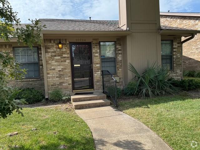 Building Photo - 10724 Pagewood Dr Rental