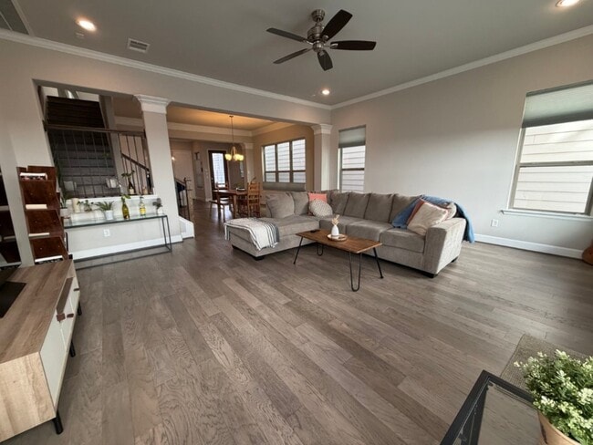 Photo - 4610 Center St