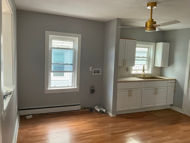 Building Photo - 610 Union Ave Unit 1