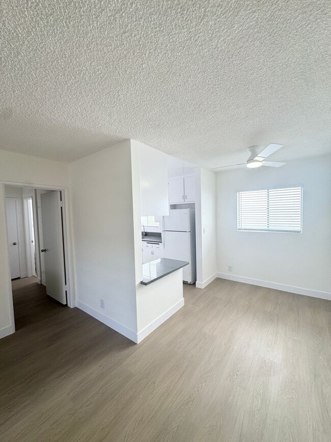 11820 Chandler Blvd Unit 09