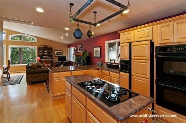 Photo - Incline Village: House - 4 Bedrooms, 3.5 B...