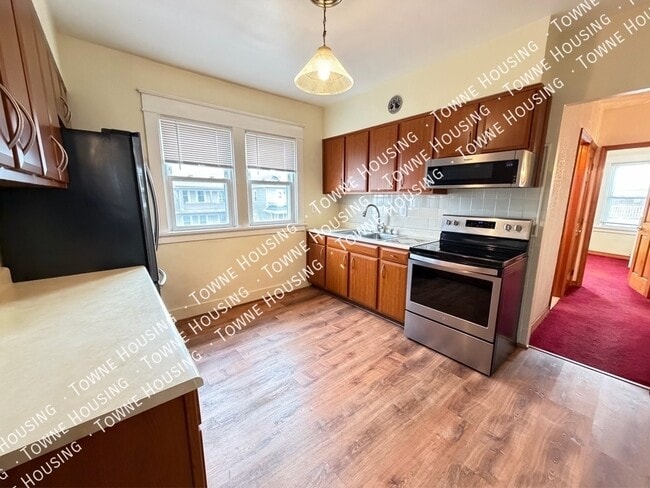 Photo - 144 Lovering Ave Unit Upper