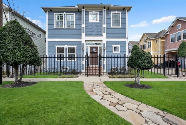 Building Photo - 1715 W 24th St