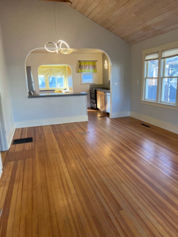 Photo - 521 Garfield St