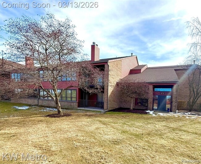 Building Photo - 875 GreenView Ct Unit 57