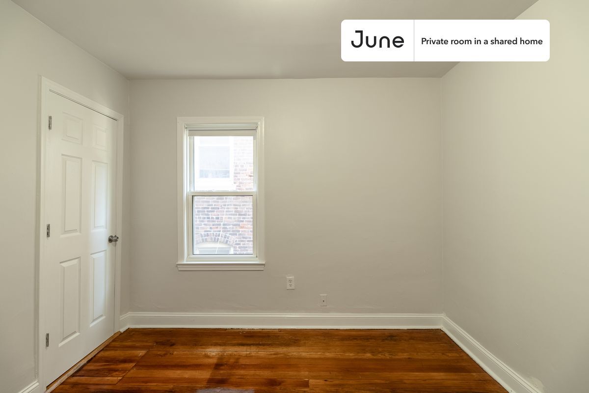 Private bedroom in 4 bed/1 bath Home - Private bedroom in 4 bed/1 bath Home