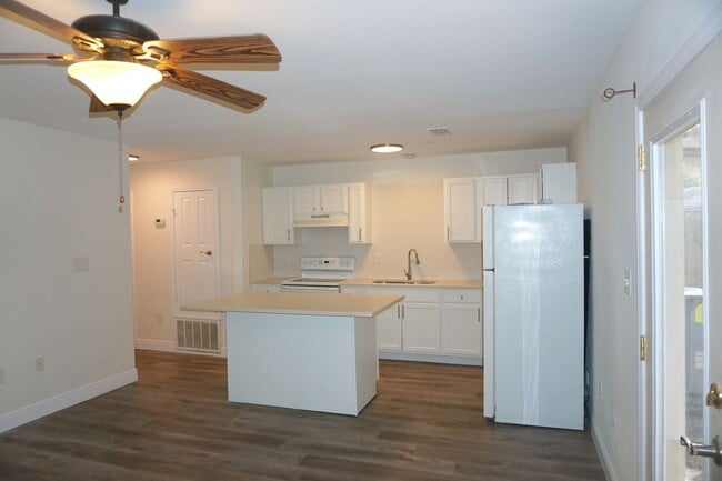 Photo - Two Bedroom Townhome in FWB