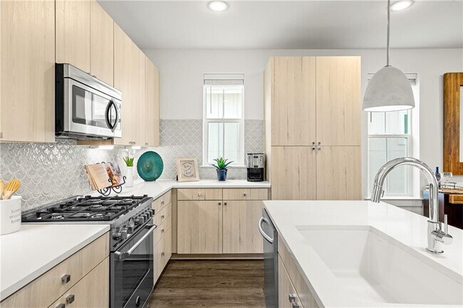 2624 Metcalfe Rd Unit 8