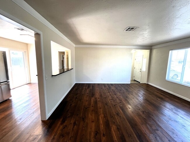 Photo - 2404-2406 7th [PRM: Henry] (2) Unit 2406 7th [PRM: Henry]