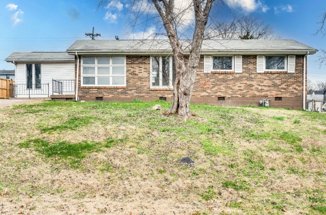 Photo - 504 Continental Dr