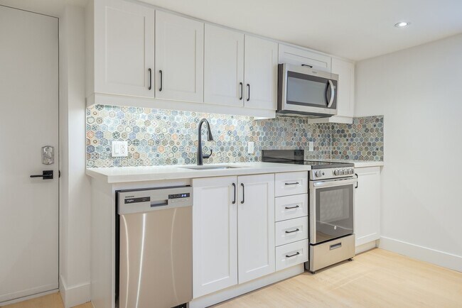 Photo - 429 Brock Ave Unit BSMT