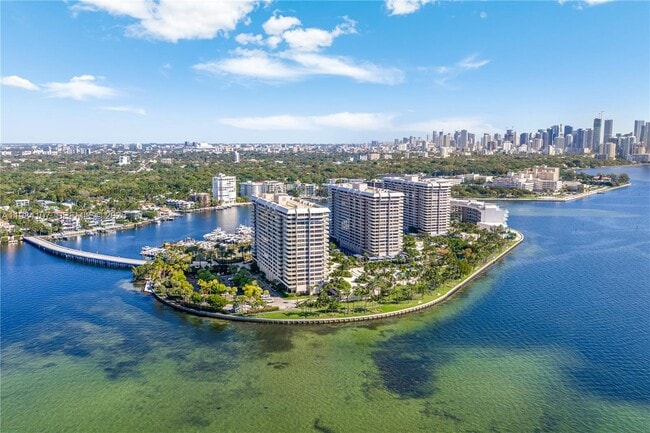 Building Photo - 1 Grove Isle Dr Unit A904