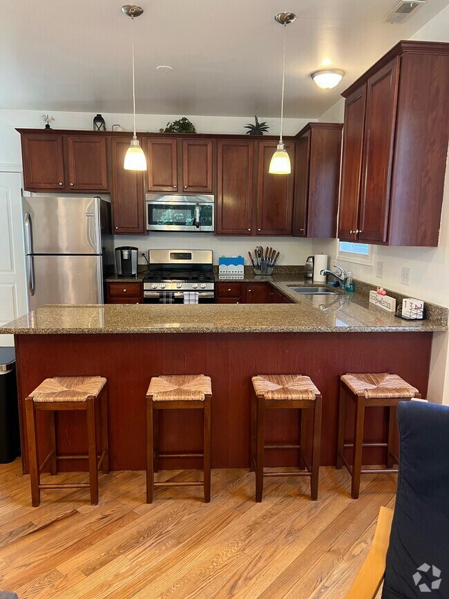 Building Photo - 5218 S Indiana Ave Unit 2 Rental