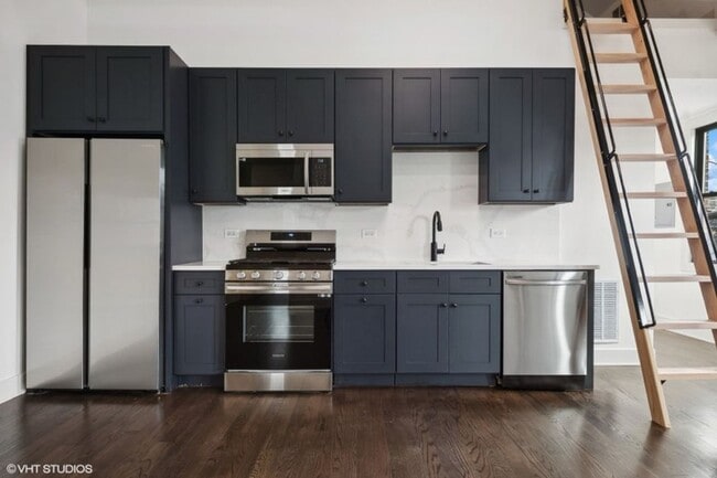 Photo - 1114 W Grand Ave Unit 2