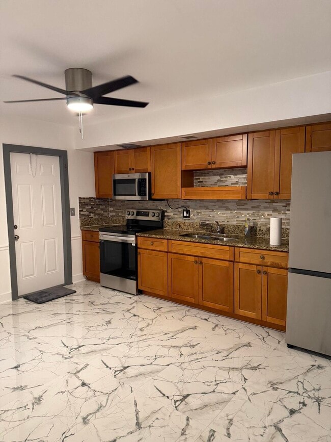 Photo - 415 SW 8th St