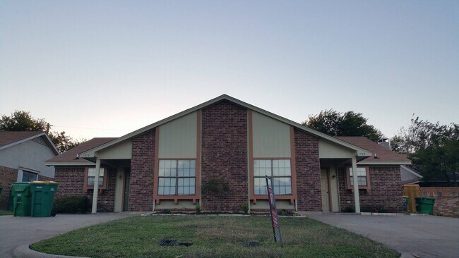 Photo - 1717 Dynasty Dr