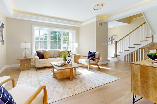 Photo - 130 W Ellis Ave