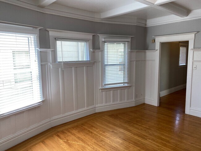 Photo - 5824-5826 Telegraph Ave Unit 5824