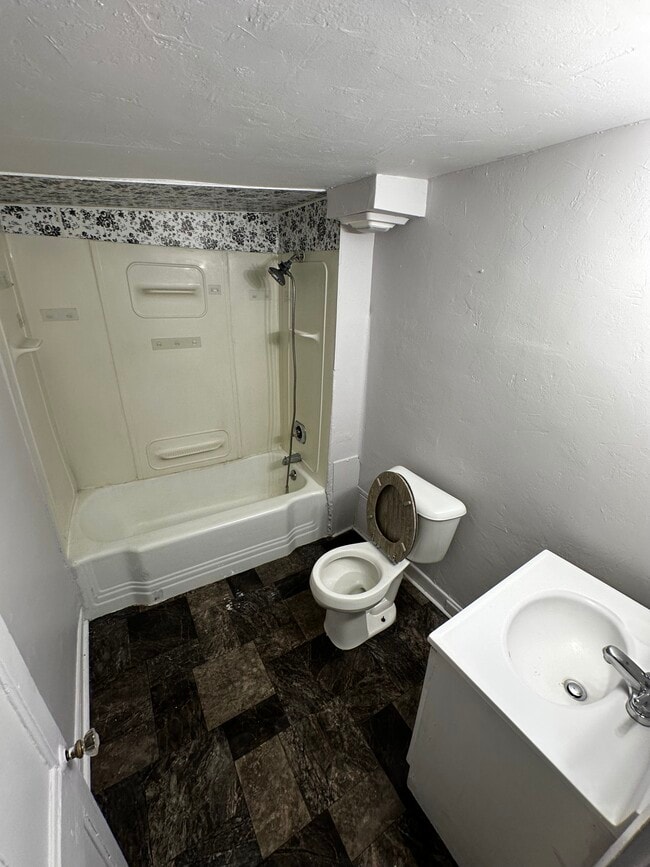 Photo - 305 S Western Ave