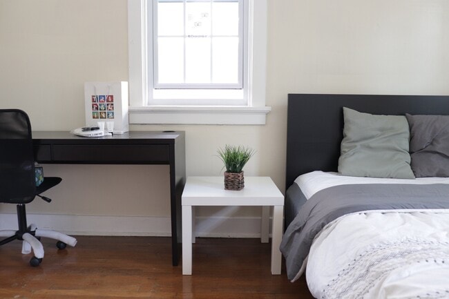 Photo - 5858 Beacon St Unidad 1/2