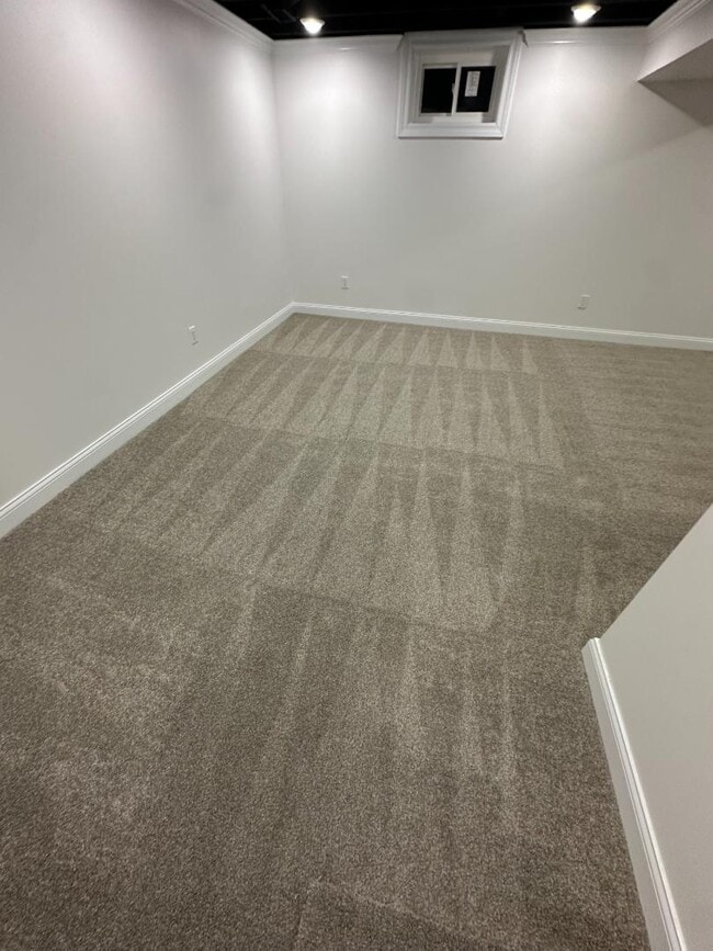 Photo - 8611 Lakewood Ave