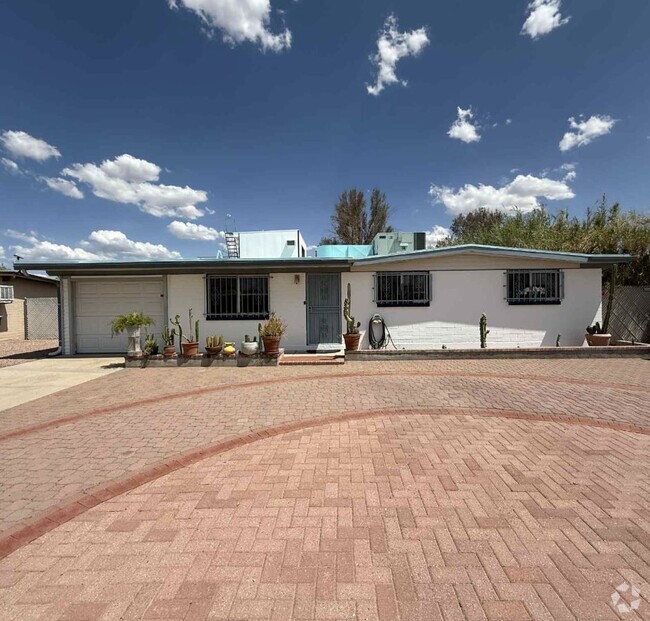 Building Photo - 8574 E Ruby Dr Rental