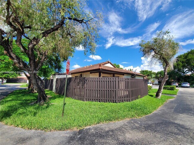 Photo - 14965 SW 49th Ln
