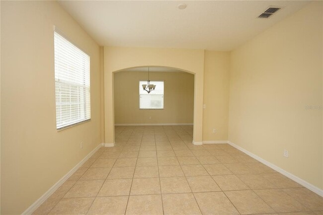 Photo - 2926 Youngford St