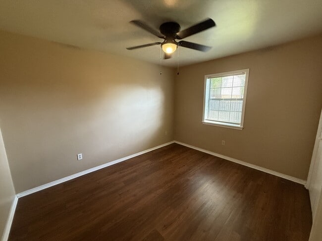 Photo - 2626 W C St