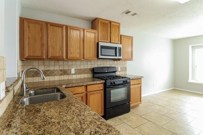 Photo - 5714 Straight Way