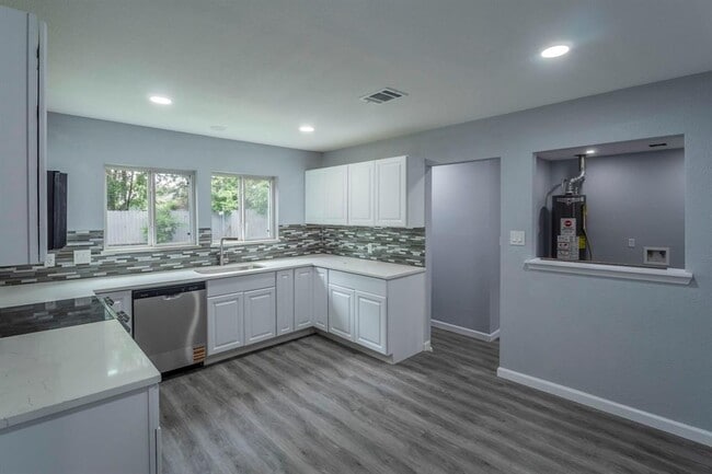 Building Photo - 4118 Groton Dr Rental