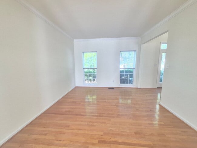 Photo - 5207 Linden Dr