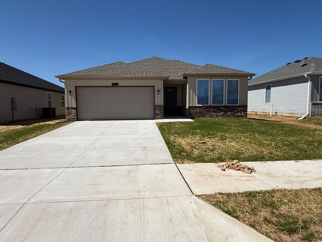 Building Photo - Stunning 4-Bedroom Home