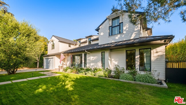 Photo - 720 Amalfi Dr Casa