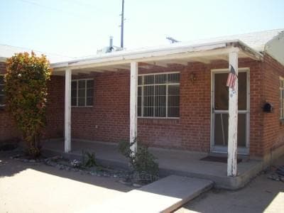 Building Photo - 4650 E 17th St Rental