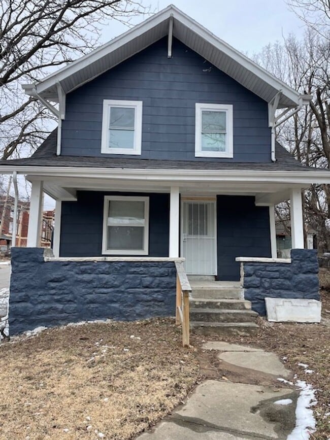 Building Photo - FULLY RENOVATED 3bd/1.5 bath HOME!!