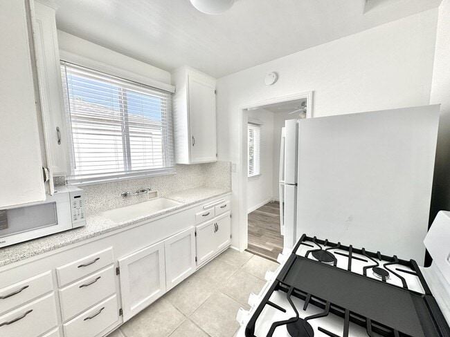 Photo - Light, bright, & SPACIOUS - 1 Bed/1 Bath T... Unidad 4420