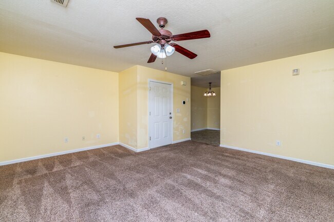 Photo - 1667 Maple View Way