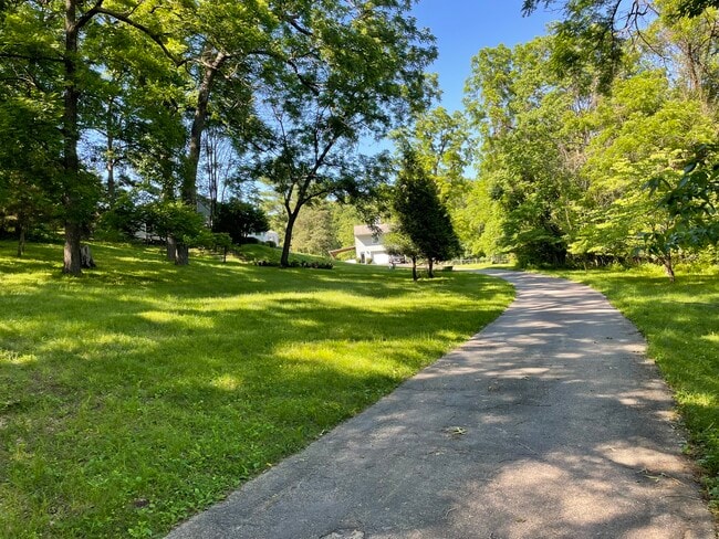 Photo - 1406 Pond Rd