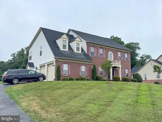 Photo - 141 Hawkes Ct House