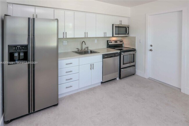 Photo - 2943 SW 36th Ave Unit A