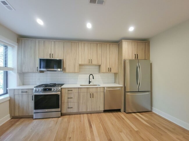 Photo - 2019 W Ainslie St Unit 1