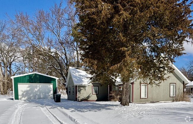 Building Photo - 1837 E Willard Ave Rental