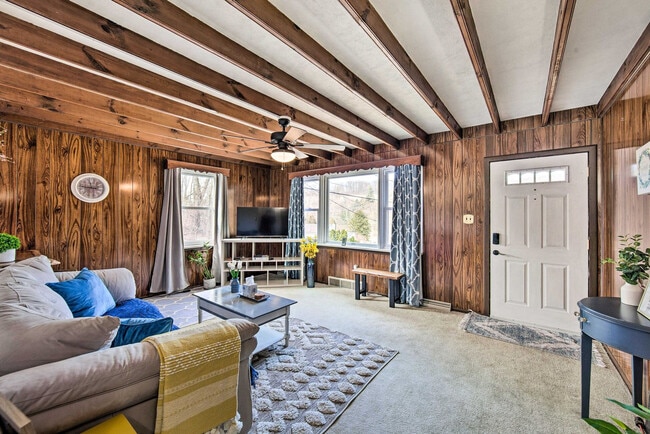 Building Photo - 20 Hill Ln Unit SI ID1545824P