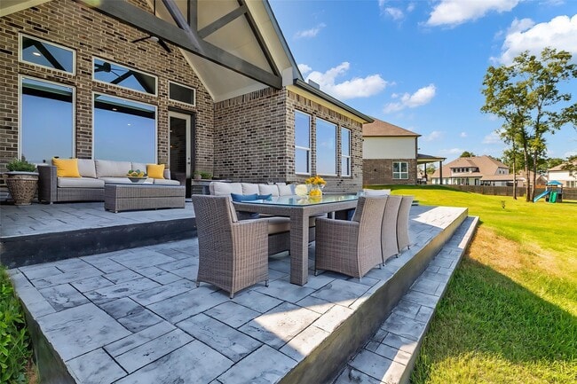 Building Photo - 40902 Welbey Ct