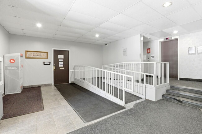 Photo - Sun Crest Tower Apartments