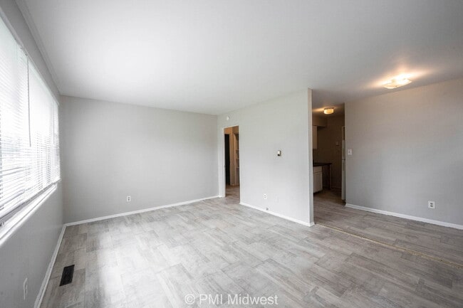 Photo - 5820 Grandview Dr